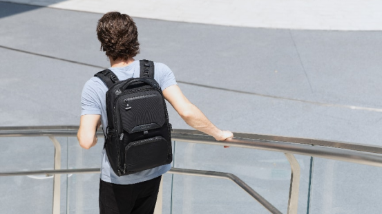 How to Choose a Business Travel Backpack? A 2026 Guide for Modern Professionals