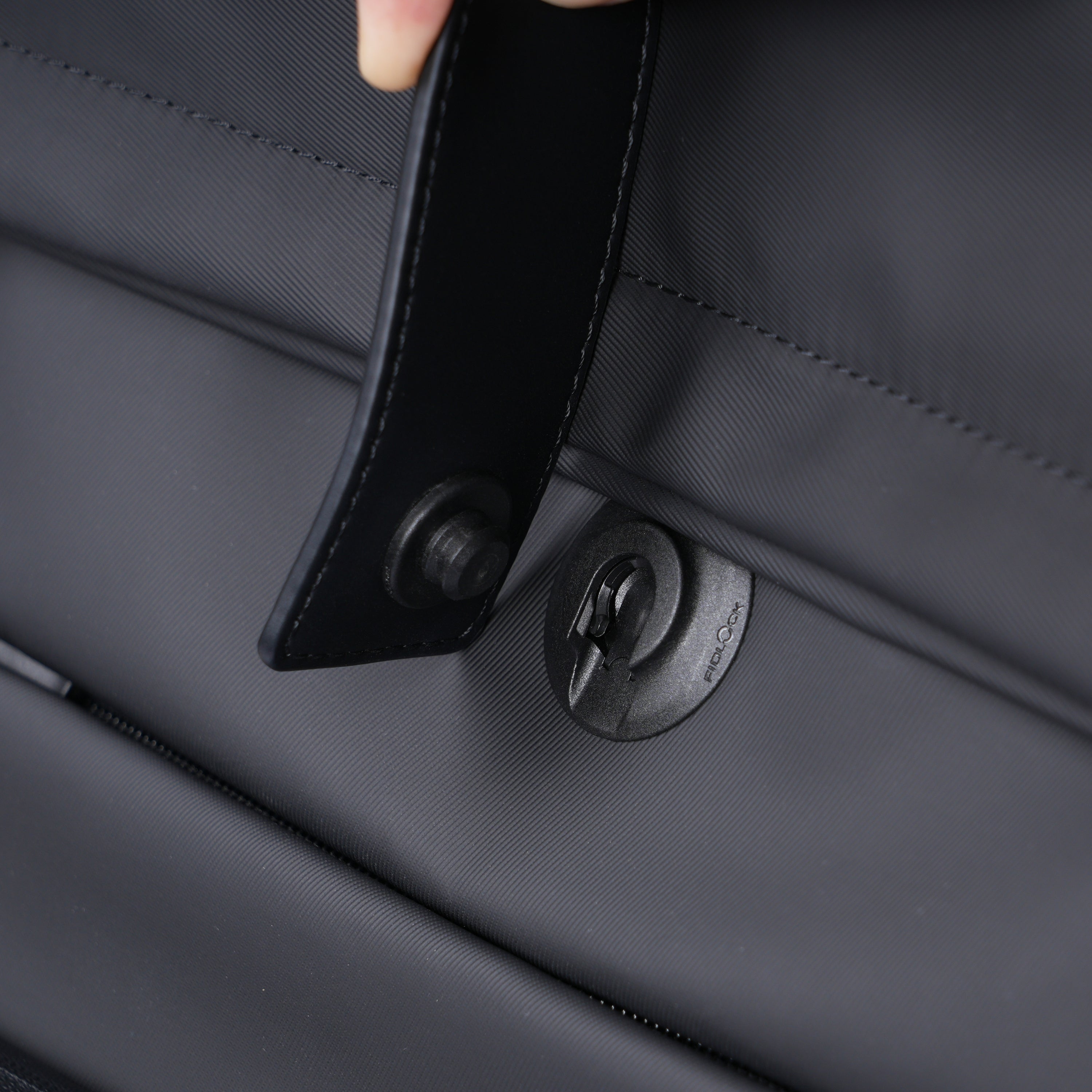 Arrive 半卷口旅行後背包