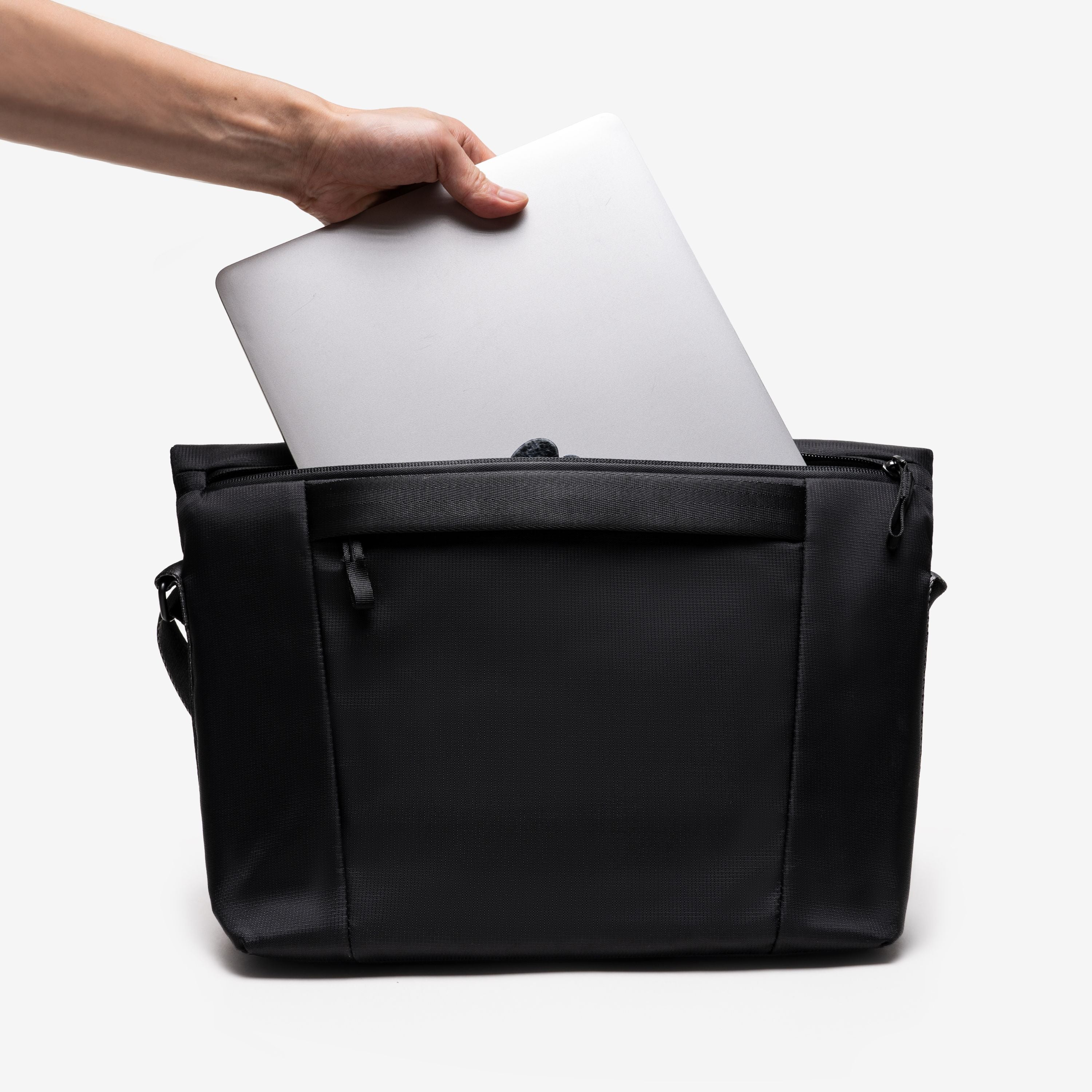 ナオ Nayo Smart Urban UL3 Messenger Bag 12L for 14” Laptop & 12.9” iPad