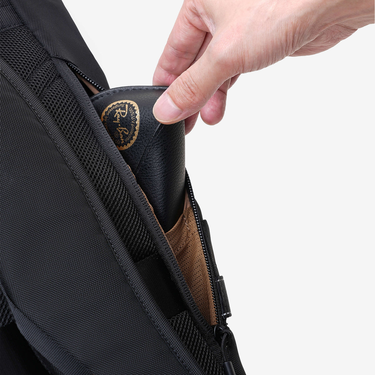 NayoSmart Urban U8 black roll‑top backpack, side quick‑access main compartment, fast access for phone and cards
